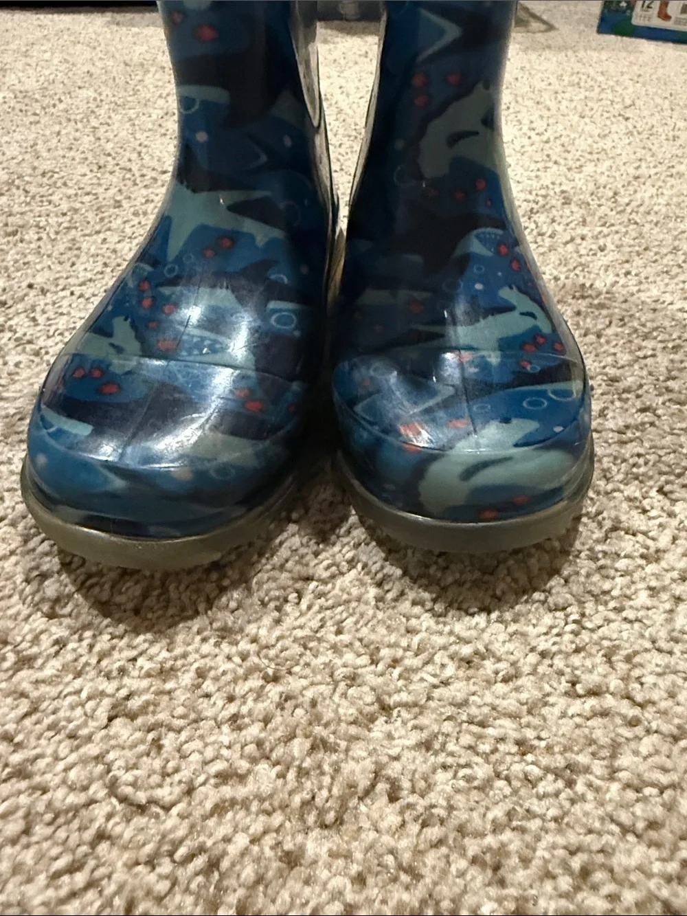 Western Chief Sharks! Blue & Navy Kids' Rain Boots with Ocean Shark Print
